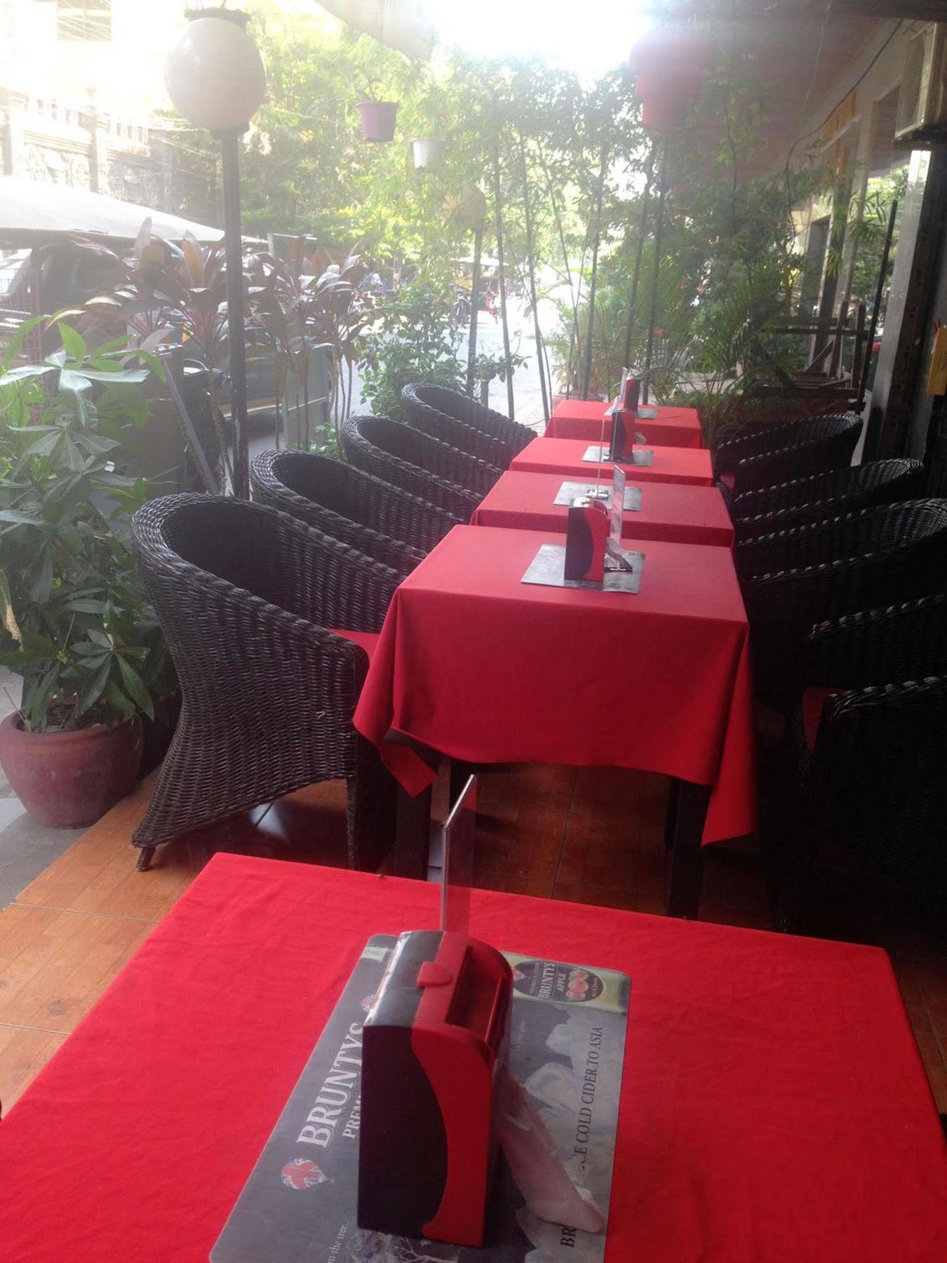 White River II Hostel Phnom Penh Ngoại thất bức ảnh